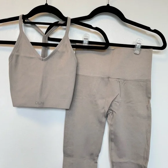 Set Active x Ouai Sculptflex Set - Mercer Street - Picture 5 of 7